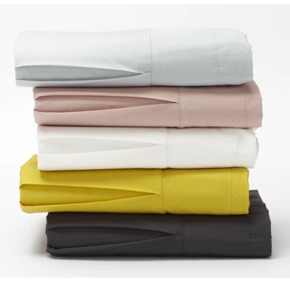 BRAND NEW Coyuchi Pointille Crib Skirt